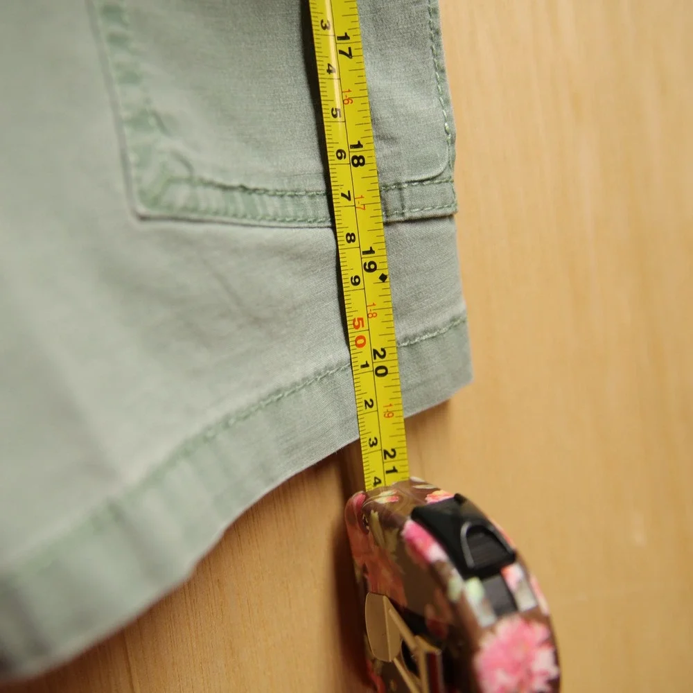 IZOD Saltwater Stretch Cargo Shorts Mens 34 Sage Green Utility 10.5 Inseam